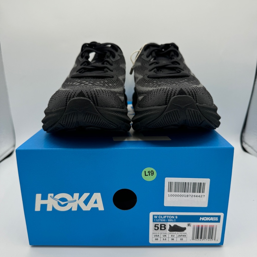 NWT Hoka Clifton 9 Women’s Running Shoes All Black Hoka one one NEW - Picture 9 of 14